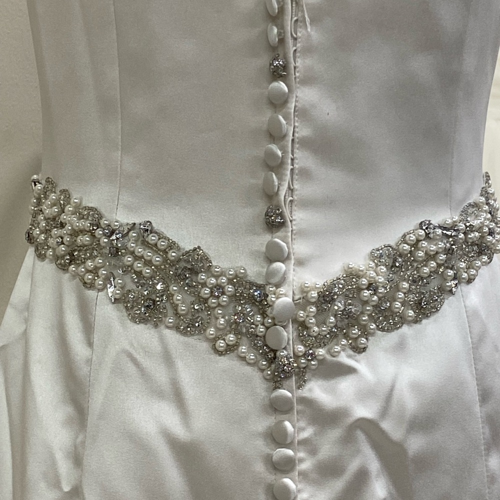 NWT Lillian West Satin Wedding Dress Size 12 - Picture 9 of 10